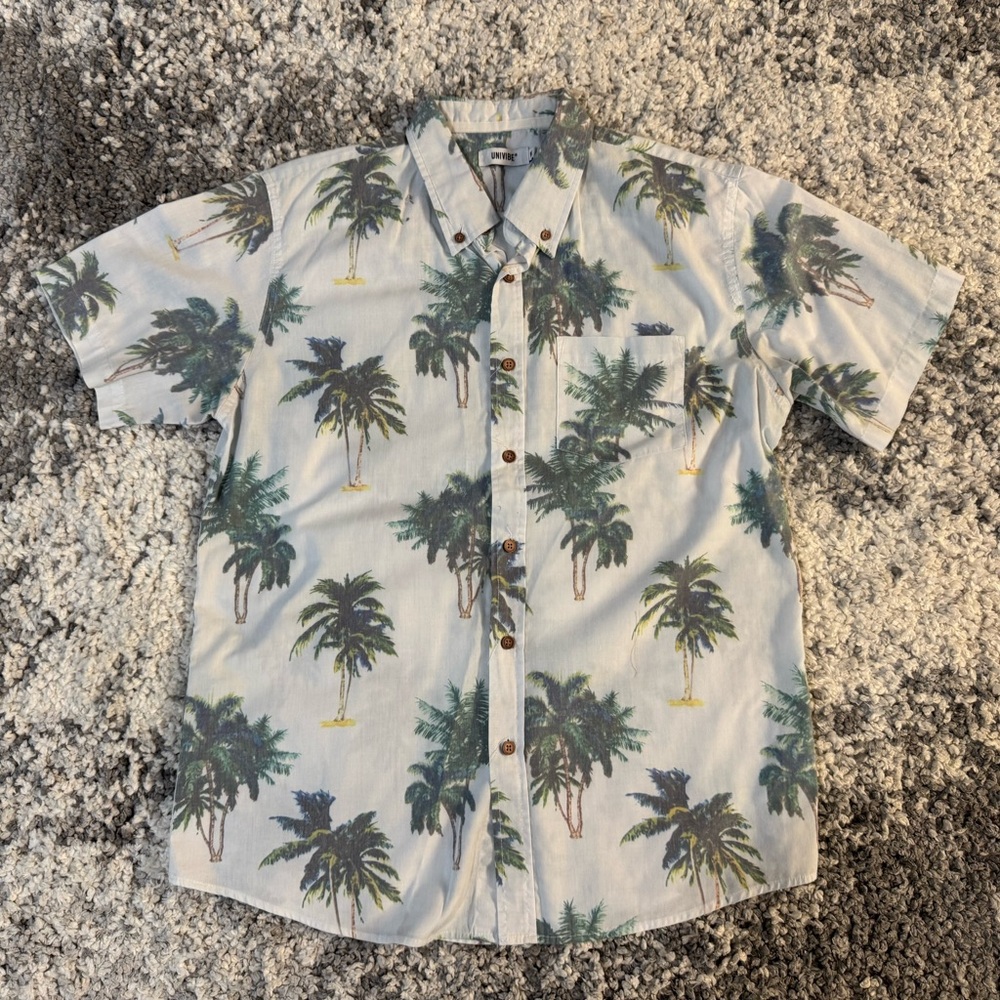 Univibe, Men’s Casual Button Down Shirt with Tropical Palm Tree Print Design